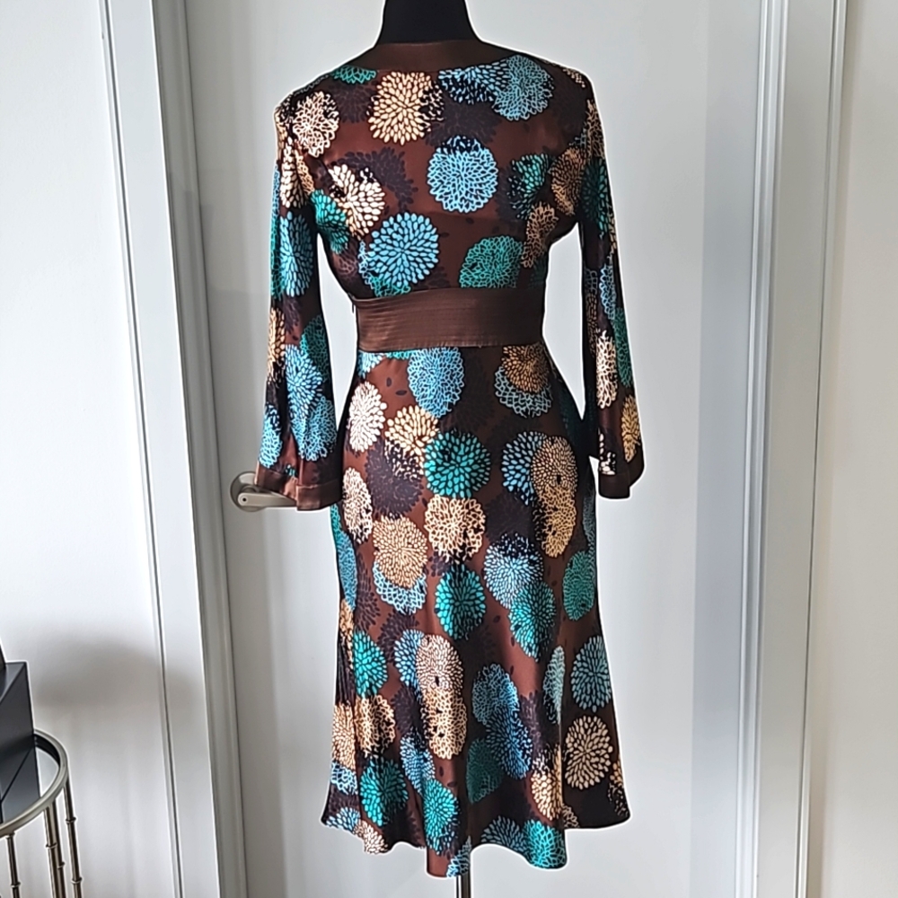 Silk quarter sleeve dress - Picture 7 of 9